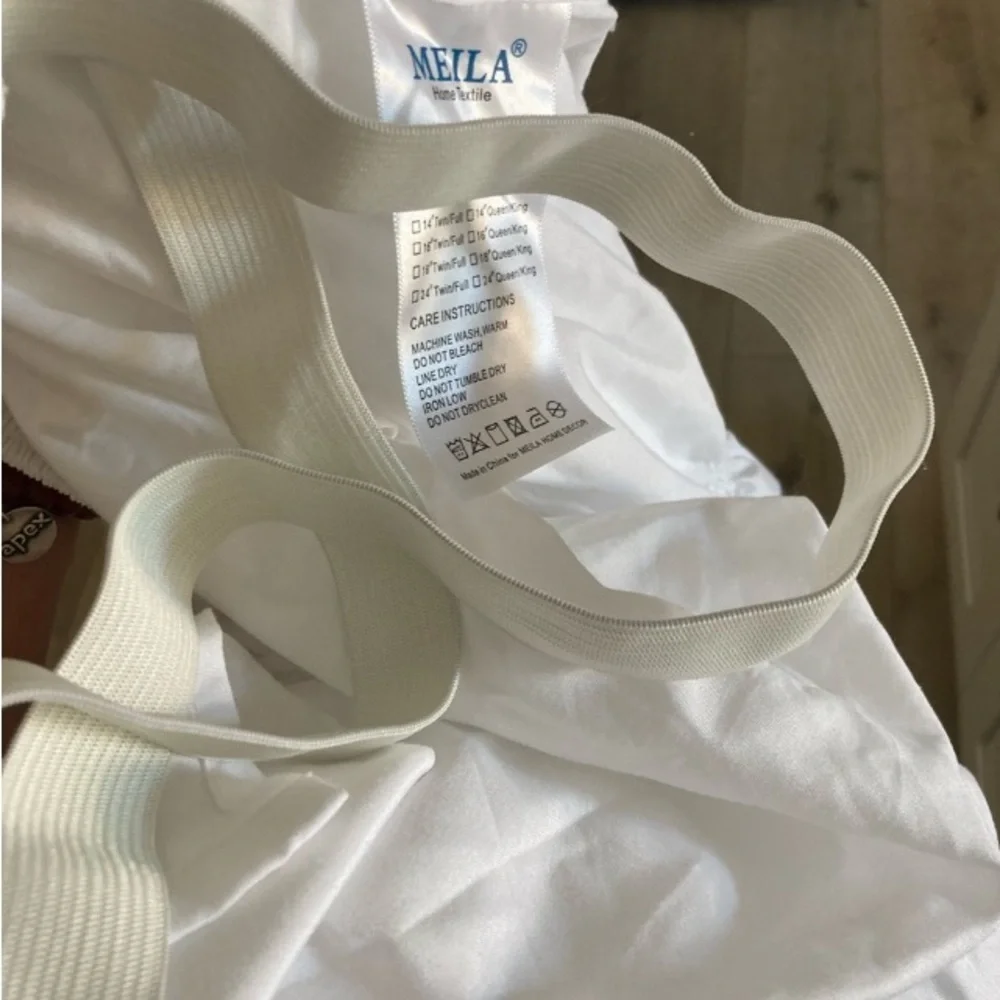 Twin Bedskirt white